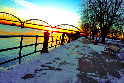 bridge winter sunset snow river raw bright iowa davenport centenialbridge leclairpark nikond3100