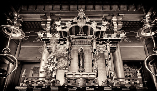 monochrome japan sepia altar temples aichiprefecture chubu honshu 愛知県 mikawa 岡崎市 laspina 本州 中部地方 davidlaspina efs1855mmf3556is niksilverefexpro okazakicity japandave japandavecom 三河国 mikawabetsuin 三河別院