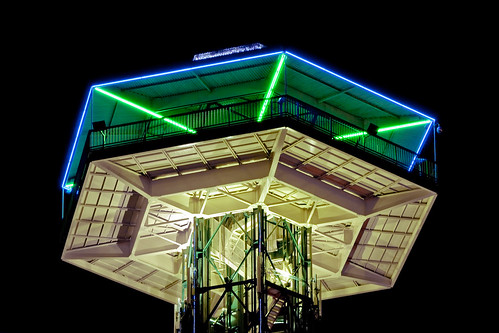 tower night observation neon tennessee spaceneedle gatlinburg viewingplatform