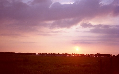 leica sunset film 35mm landscape zonsondergang kodak groningen landschap westerwolde kodakcolorplus leicaminizoom epsonv500 terwisch