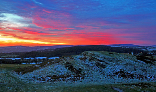 greatbritain winter sun sunrise dawn landscapes frost frosty views sunup flintshire northwales denbighshire gwernymynydd moelfindeg kevinhughes
