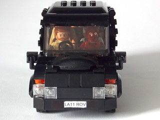 LEGO Minifigure scale Car - 7-wide SUV - seats 7 minifigs 2