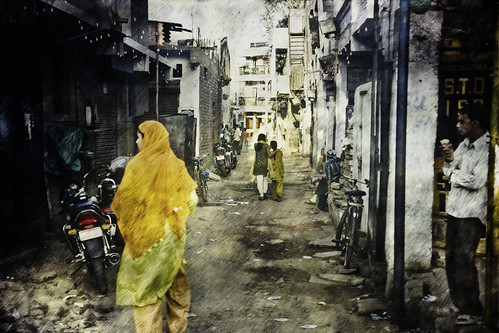 street woman india man color buildings lights alley bikes icecream sari ahmedabad giantonio kgiantonio kengiantonio