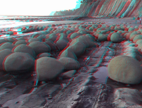ocean california beach rock real 3d rocks pacific anaglyph stereo finepix fujifilm tidepools w1 bowlingball bowlingballbeach mendocinocounty redcyan tidepoool chrisgrossman