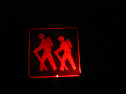 sign night geotagged ma outdoors noche us unitedstates cheshire hiking signage redlight afterdark luzroja rockwellroad mountgreylockstatereservation hikercrossing