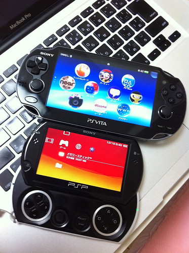 PS Vita vs PSP®go