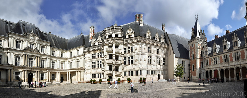 Chateau Blois castle UNESCO site France 2009 passez souris sur l'image Cross mouse on the image