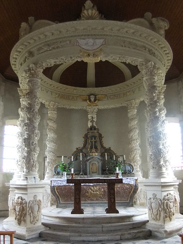 sculpture church iglesia normandie église calvados colonnes suissenormande baldaquin écusson rinceaux artbaroque
