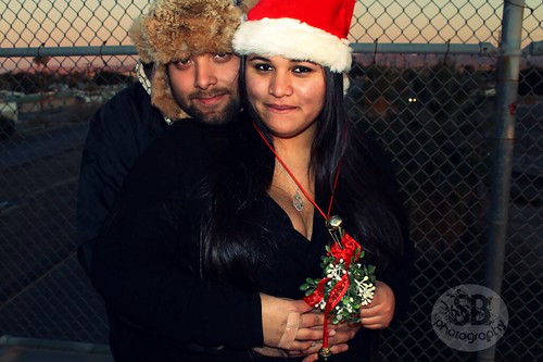 santa christmas sunset guy love girl canon rebel hug kiss couple mistletoe t3