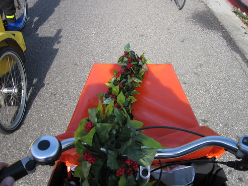 Bakfiets with a cheap plastic thing that counts as decoration