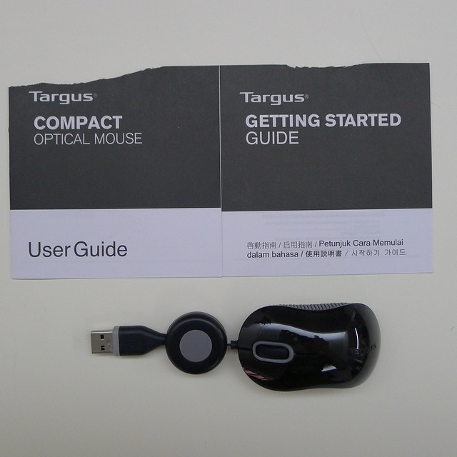Targus Compact Blue Trace Mouse - Packaging Contents