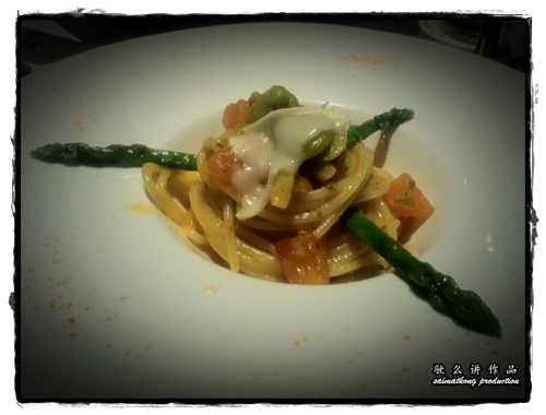 Spaghetti with asparagus fresh tomato and broad bean topped with “Robiola Ai Tre Latti”