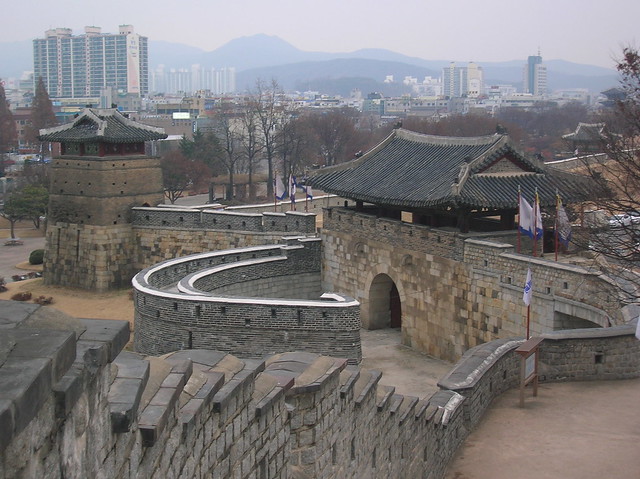 La fortezza di Hwaseong a Suwon alle porte di Seul in Corea del Sud