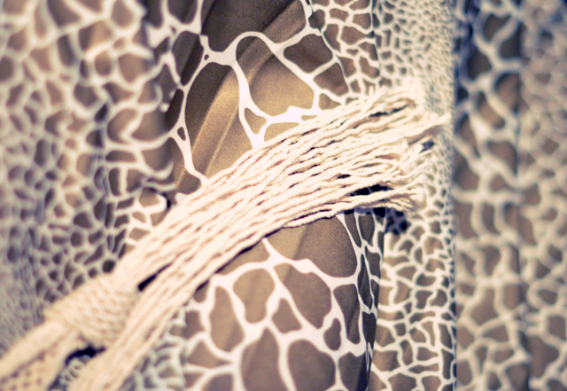 animal print pleats - giraffe print 