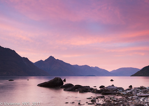 newzealand lake sunrise rocks queenstown lakewakatipu