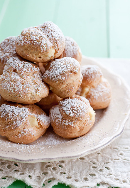 Cream Puffs with Pastry Cream