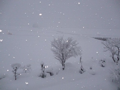 winter snow view onsen niigata ikazawa 120108 mthakkaisan ounuma