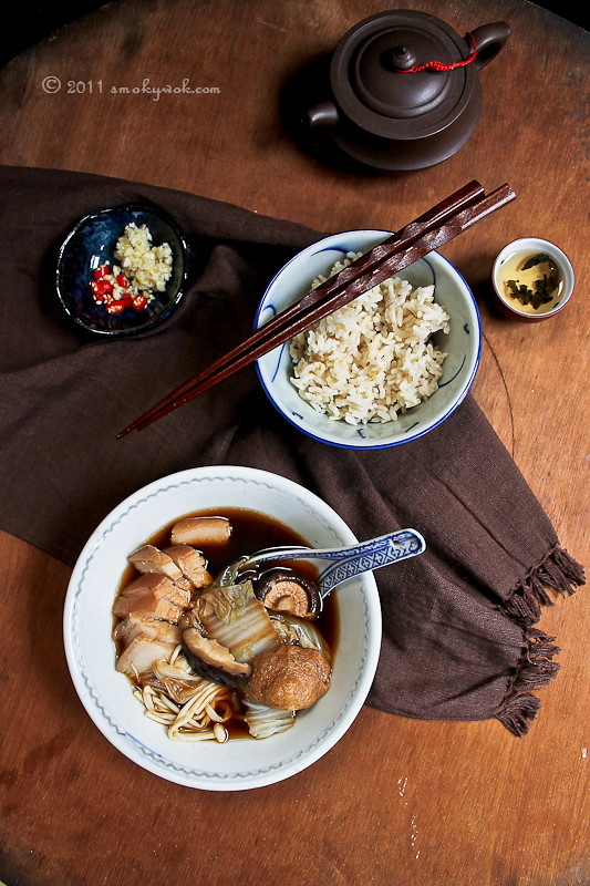 Bak Kut Teh - Chinese Herbal Broth with Pork Ribs 肉骨茶