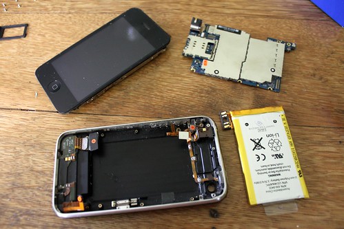 iPhone 3GS Battery Replacement