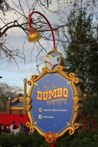 Dumbo - Storybook Circus