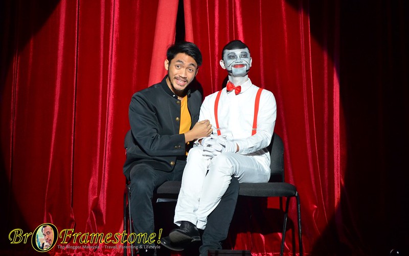 Aizuddin sebagai Jalud dan Hanizam sebagai Amir dalam Teater Jalud oleh Tronoh Theatre Shop