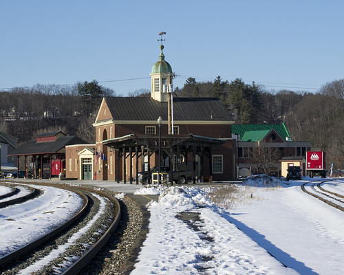 new railroad england urban white snow public station architecture river design vermont village colonial central platform tracks rail railway junction upper amtrak valley cupola restored civic passenger hartford vt excursion 1937 reuse revival wrj necr