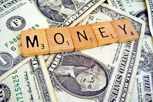 Money_With_Scrabble_letters