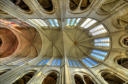 above windows paris window up cathedral ceiling pillars plafond senlis gewelf plaar
