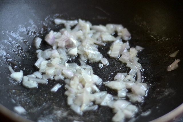 Frying onions for Pasta in White Sauce