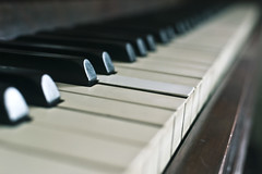 電子ピアノやキーボードを高価買取に導くために知りたい査定の基準
