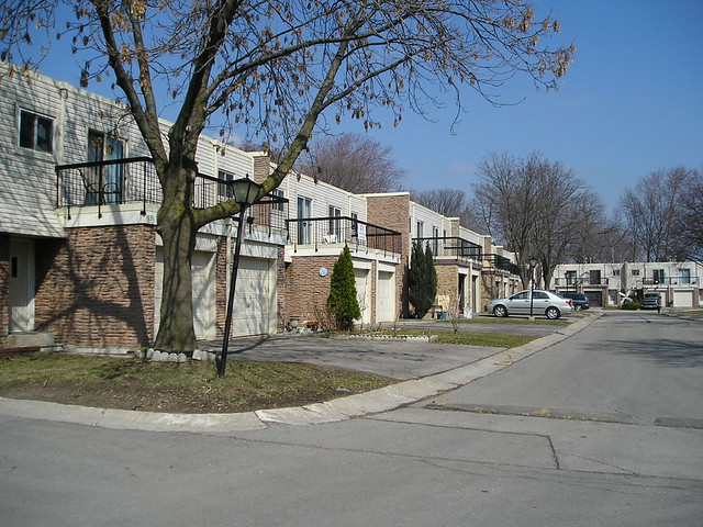 2315 Bromsgrove Rd Clarkson Mississauga Townhouse