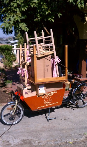 Flying Pigeon bakfiets loaded up for the bike move