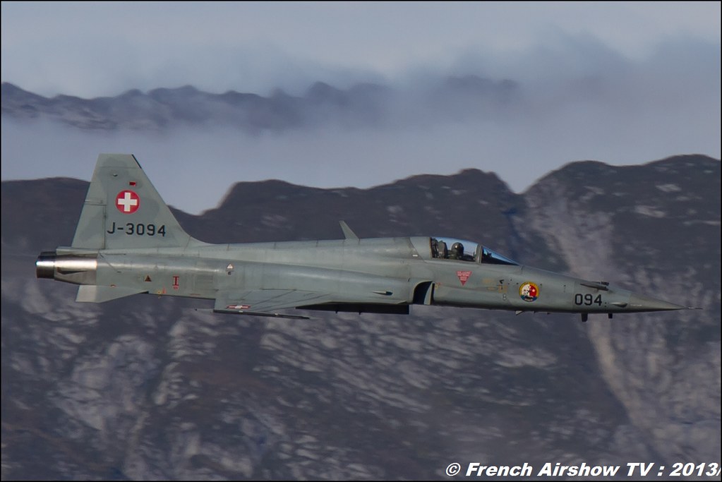  F-5 TigerII Exercices de tir d'aviation Axalp 2013