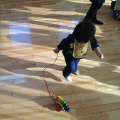 【妻撮影】子育て支援センターにてコロコロおもちゃ(2012/2/13)