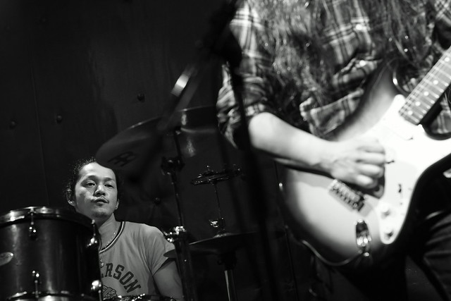 O.E. Gallagher plays TASTE at Shimbashi ZZ, Tokyo, 18 Mar 2012. 093