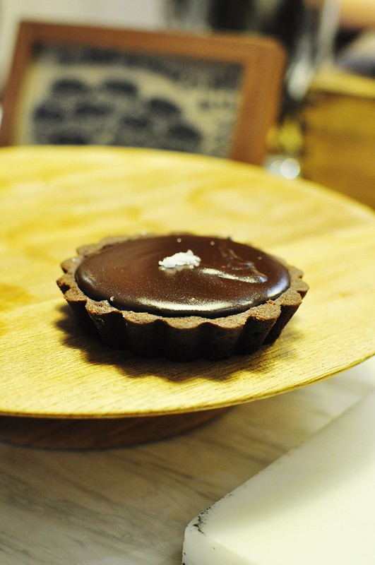 caramel chocolate tart