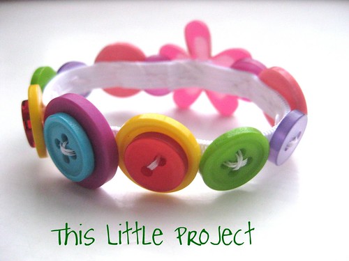 This Little Project: How to make A Button Bracelet