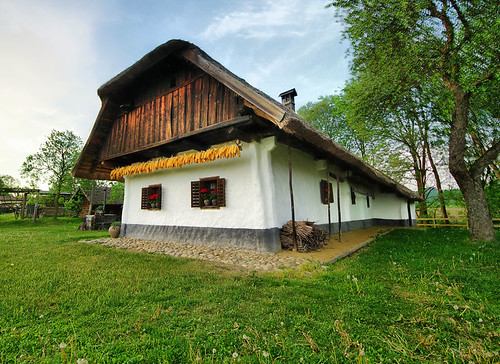 old flowers roof house window rural lens corn village angle mud farm wide straw sigma dry basin historic slovenia 8mm region plain ultra hdr hung peasant hanged thatched rectilinear cobs madeof upto panonian pannonian dravskopolje gorišnica lükarija dravaplain