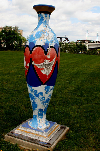bridge ohio bird painting midwest heart dove vase oddities zanesville oddity giantvase vasehenge