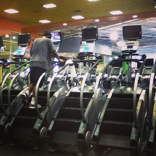Tackling the stair machine with @williebeatfat! #training in progress! #china #travel #greatwallofchina