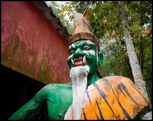 Scary statue at Wat Thamtapan