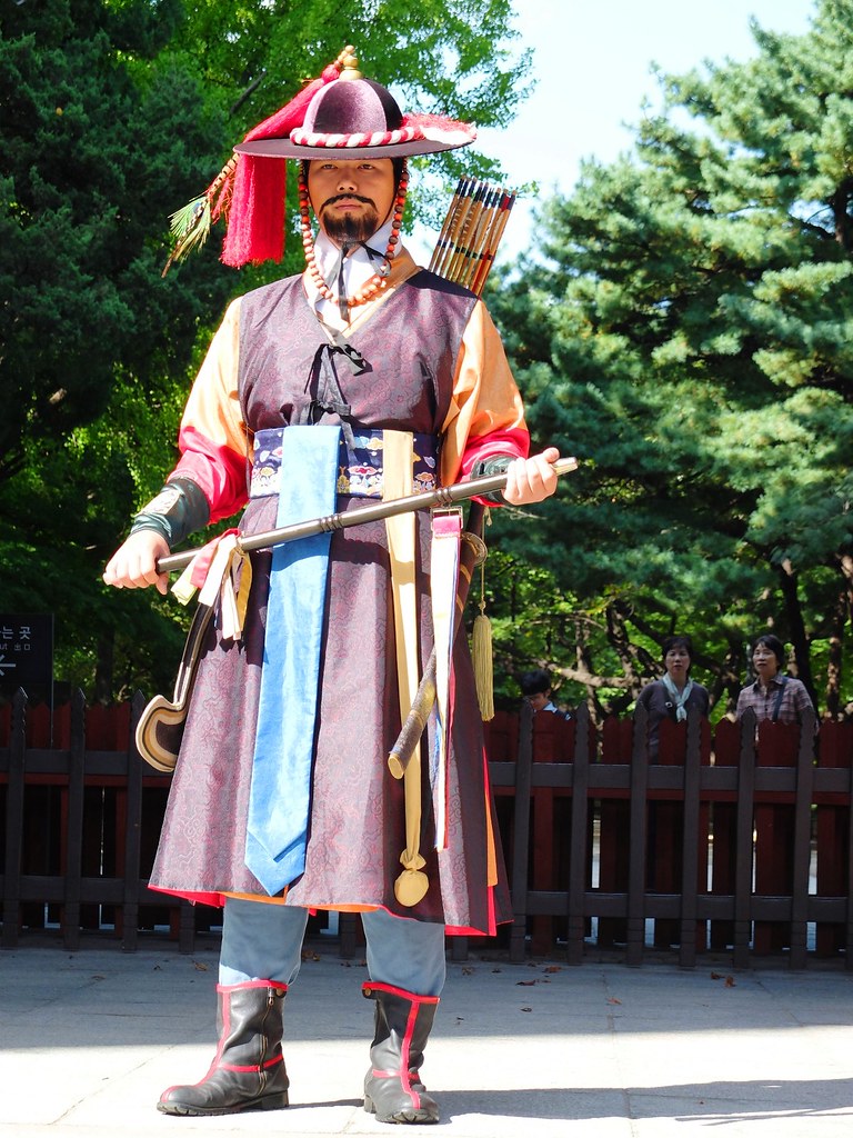 deoksugung palace (changing of the guards)