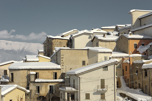 houses winter italy snow cold ice architecture landscape iso100 village selected abruzzo hilltown 75mm bugnara 0ev ¹⁄₈₀₀secatf80 e50mmf18oss