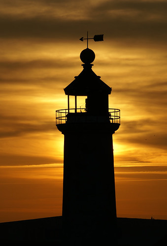 sunset sun lighthouse west weather silhouette sussex harbour explore vane setting shoreham balustrade shorehambysea the explored brassball