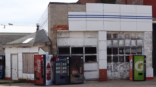 abandoned illinois vermont gasstation