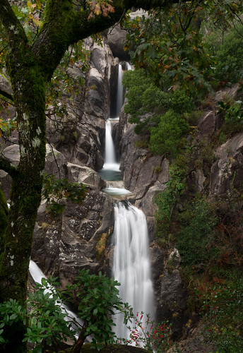 portugal water waterfall rivers gerês verticalpanorama ermida penedagerês smcpentaxfa31mmf18allimited vertorama pentaxk5 ríoarado
