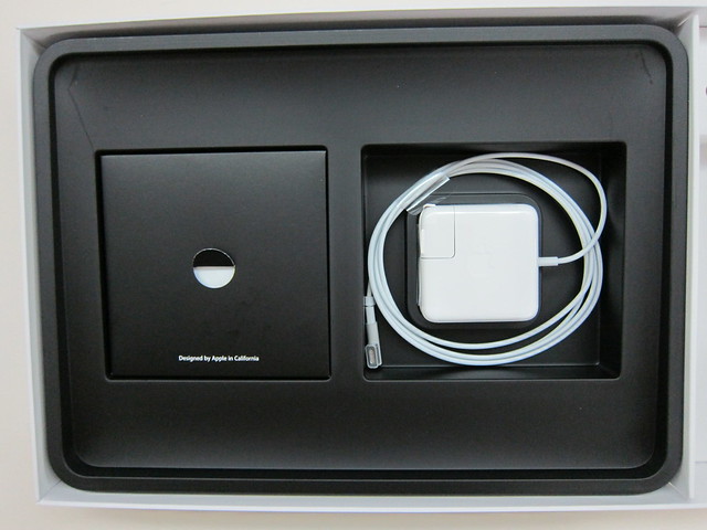 Apple MacBook Air 13 Inch (Mid 2011) - Box Open Inner
