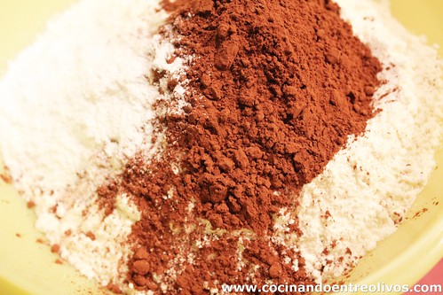 Brownie de morcilla con chutney de pimientos rojos (9)