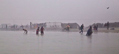india river sacred bathing hindu cremation bathers sarayu ayodhya