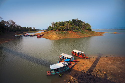 color canon boat 5d landescape bangladesh touristspot markii waterscape chittagong rangamati karnaphuli kaptailake parjoton imjuthy mohanasha tempo|touristboat travelsharminchoudhuryjuthy